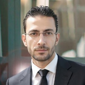 عبدالعاطي فرج